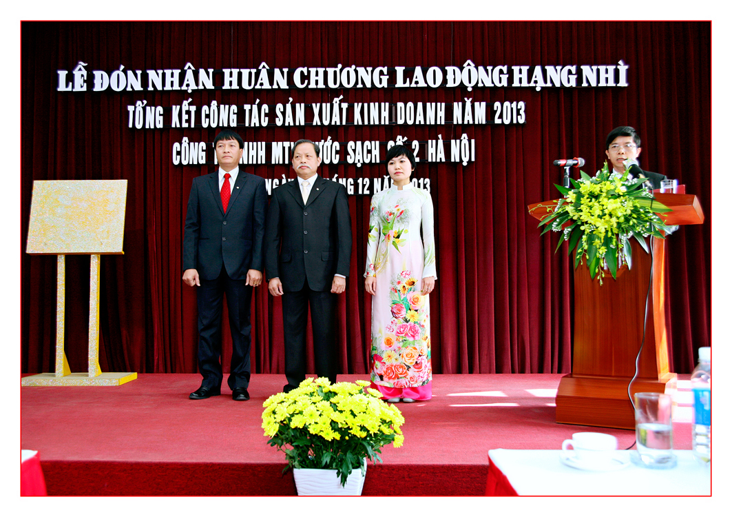 Công ty Nước sạch số 2 Hà Nội đón nhận Huân chương lao động hạng Nhì