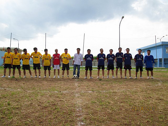 Khai mạc giải bóng đá mini đoàn thanh niên Công ty Nước sạch số 2 Hà Nội lần thứ II năm 2013