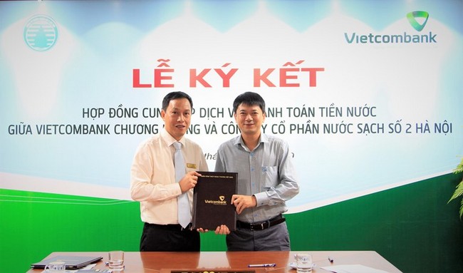 Lễ ký kết “Hợp đồng cung cấp dịch vụ thanh toán tiền nước” giữa Vietcombank Chương Dương và Công ty CP Nước sạch số 2 Hà Nội