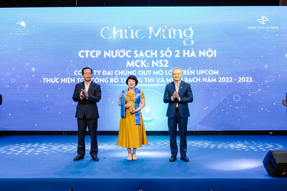 Công ty Cổ phần Nước sạch số 2 Hà Nội được vinh danh một trong mười Công ty UPCoM thực hiện tốt công bố thông tin và minh bạch năm 2022 - 2023